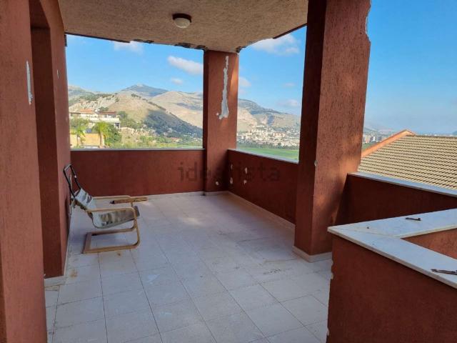 Appartamento in vendita di 80 m² in Via Baracca Francesco