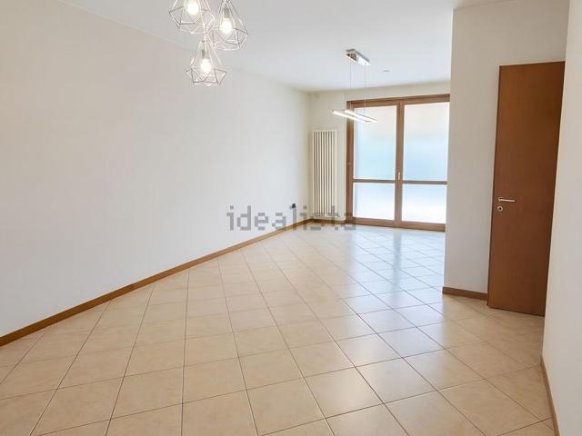 Appartamento in vendita di 80 m² in Via Cattaneo