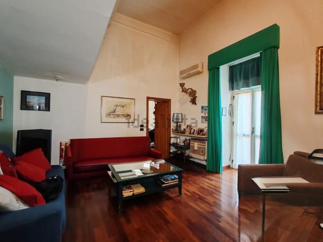 Appartamento in vendita di 80 m² in Via Cavallerizza a Chiaia, 46
