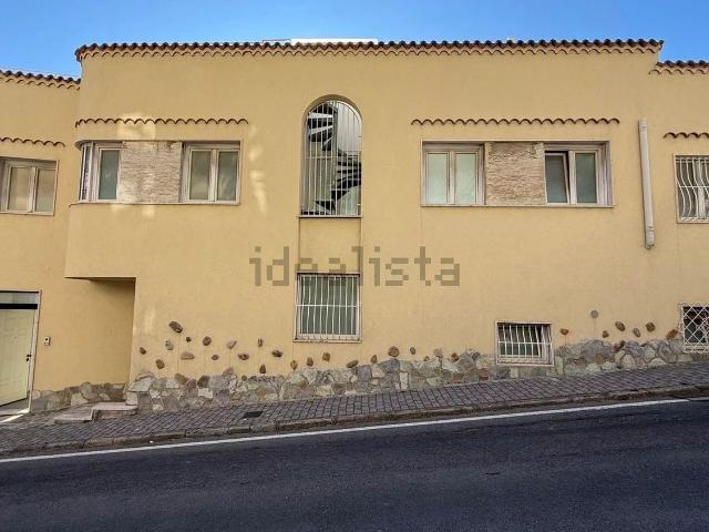 Appartamento in vendita di 80 m² in Via Charles Garnier