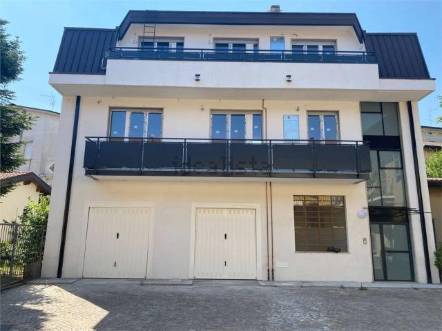 Appartamento in vendita di 80 m² in Via Como