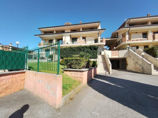 Appartamento in vendita di 80 m² in Via Colle Cagioli