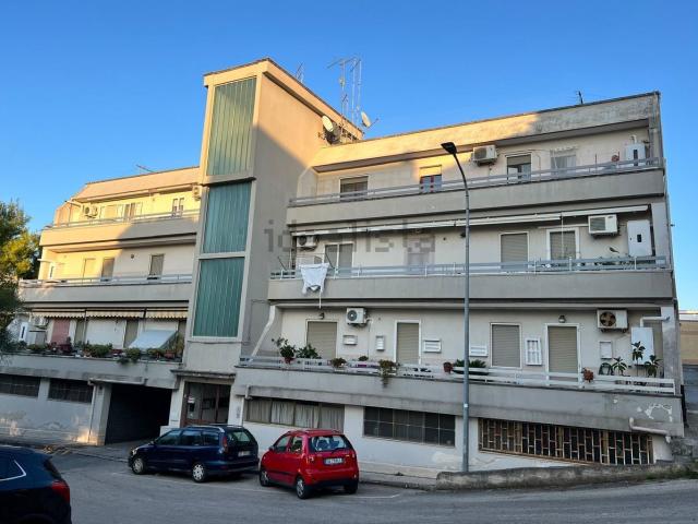 Appartamento in vendita di 80 m² in Via degli Abeti, 4