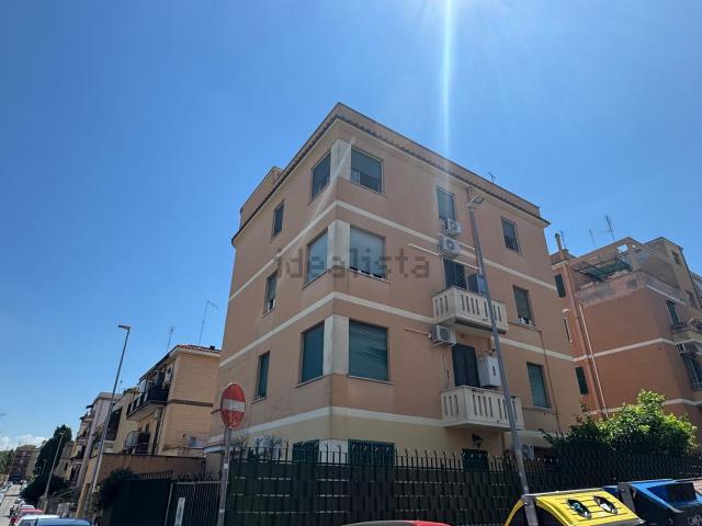 Appartamento in vendita di 80 m² in Via degli Oleandri, 63