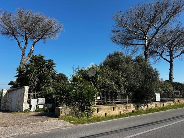 Appartamento in vendita di 80 m² in Via dei Rutuli, 73