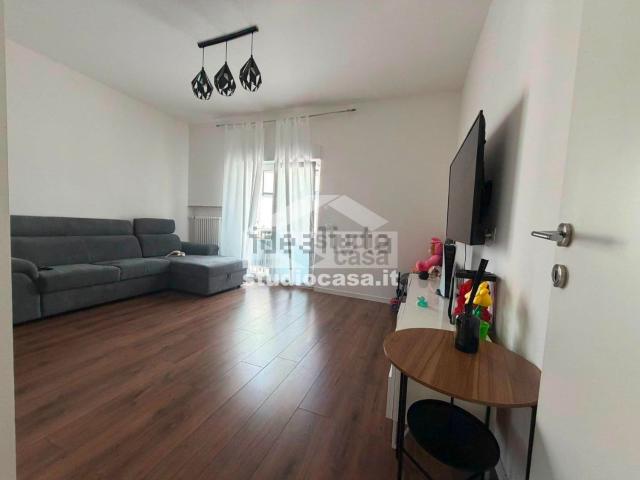 Appartamento in vendita di 80 m² in Via del Commercio