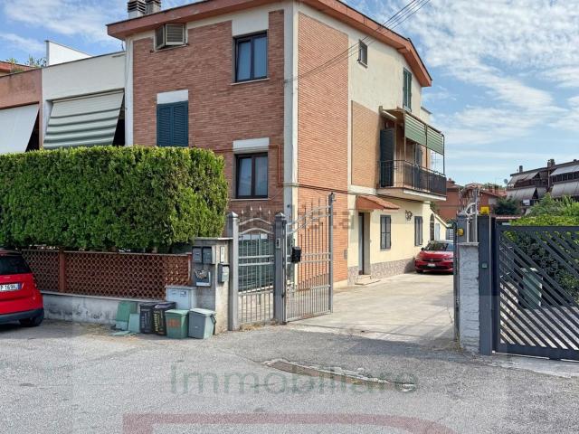 Appartamento in vendita di 80 m² in Via del Casale Radicelli