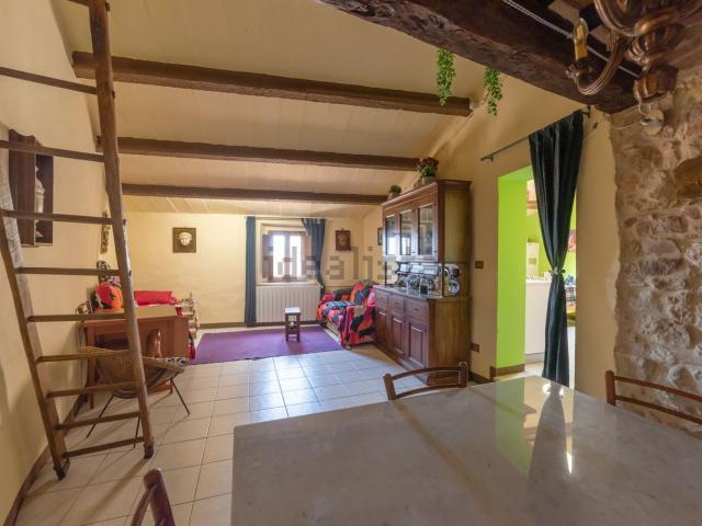 Appartamento in vendita di 80 m² in Via del Castello