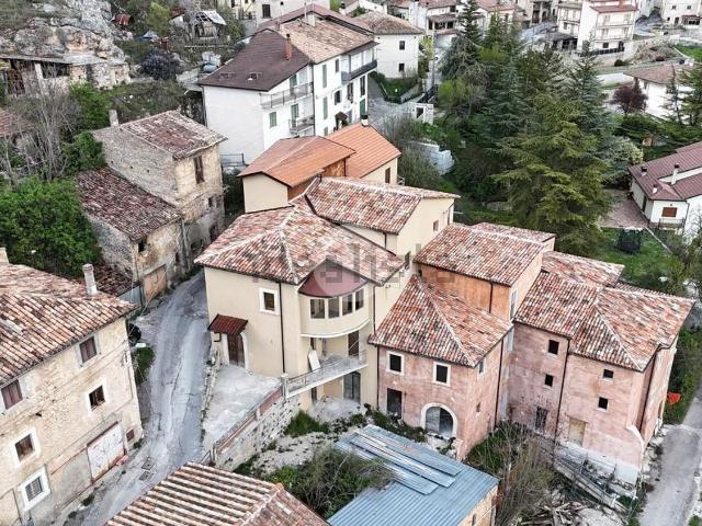 Appartamento in vendita di 80 m² in Via del Peschio, 1