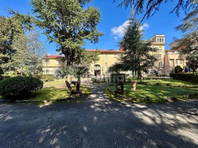 Appartamento in vendita di 80 m² in Via della Camilluccia, 180