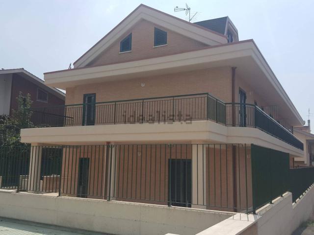 Appartamento in vendita di 80 m² in Via della Marranella di Marino, 1