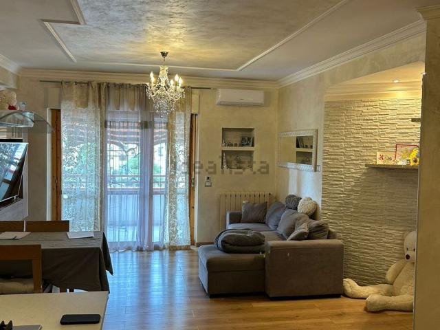 Appartamento in vendita di 80 m² in Via delle Mimose, 10