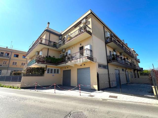 Appartamento in vendita di 80 m² in Via di Vermicino, 60