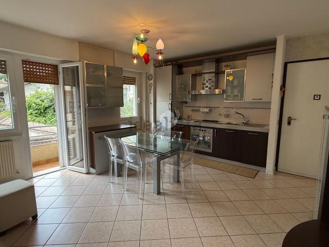 Appartamento in vendita di 80 m² in Via di Mezzo, 92