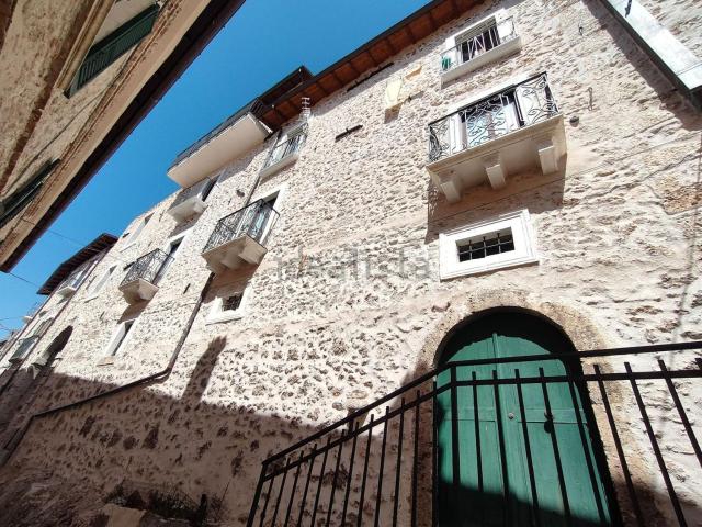 Appartamento in vendita di 80 m² in Via di Mezzo la Terra, 11