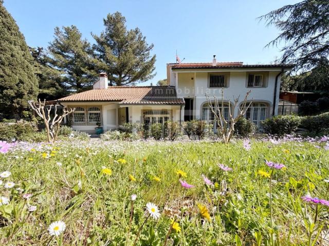 Appartamento in vendita di 80 m² in Via di Montenero