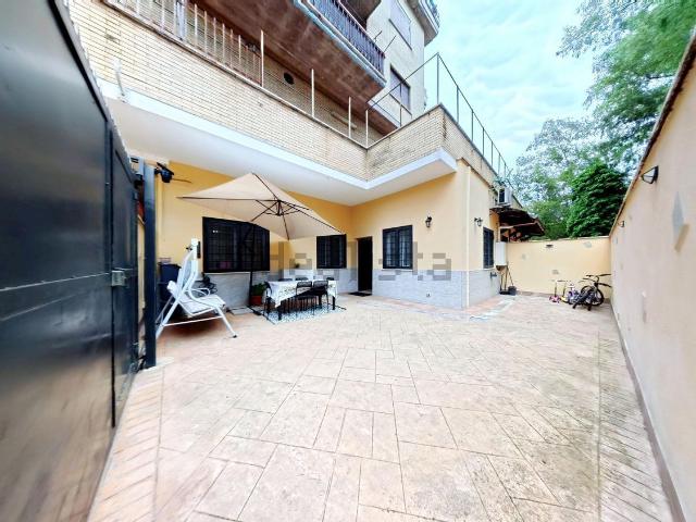 Appartamento in vendita di 80 m² in Via di Selva Candida, 356