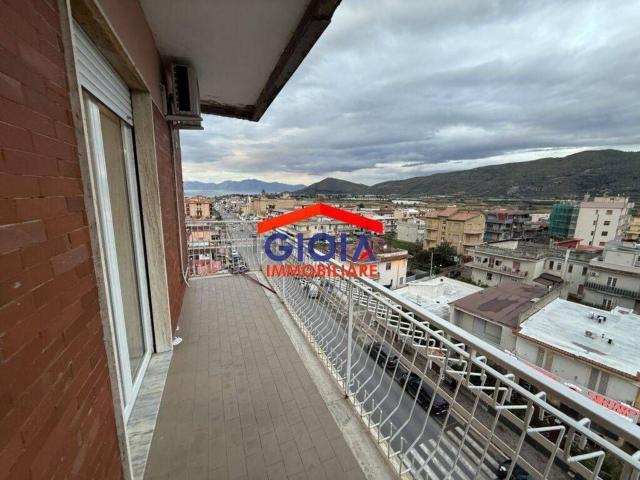 Appartamento in vendita di 80 m² in Via Domiziana, 317