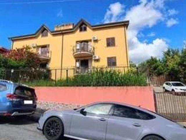 Appartamento in vendita di 80 m² in Via Due Forni