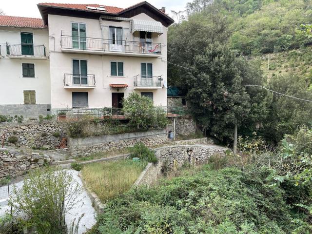 Appartamento in vendita di 80 m² in Via Emilia Schiappapietra, 54