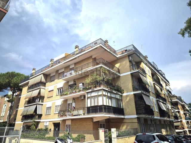 Appartamento in vendita di 80 m² in Via Enrico Cruciani Alibrandi, 81