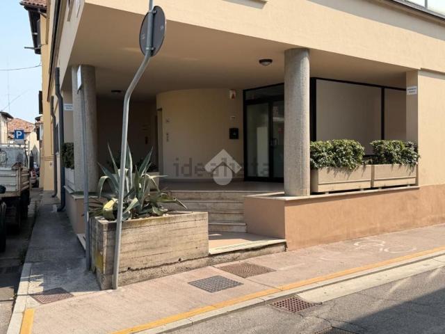 Appartamento in vendita di 80 m² in Via Ermengarda, 26