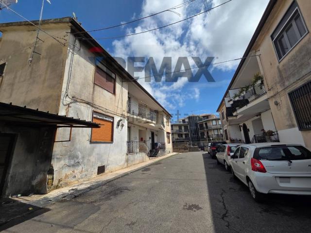 Appartamento in vendita di 80 m² in Via Erbe Bianche Ficarelli, 10