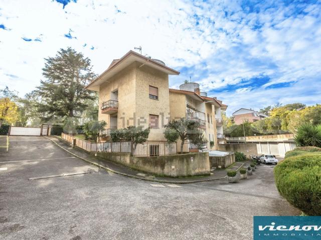 Appartamento in vendita di 80 m² in Via Fermo Ognibene