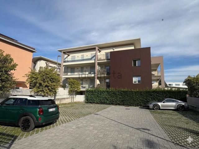 Appartamento in vendita di 80 m² in Via Fratelli Bandiera, 19