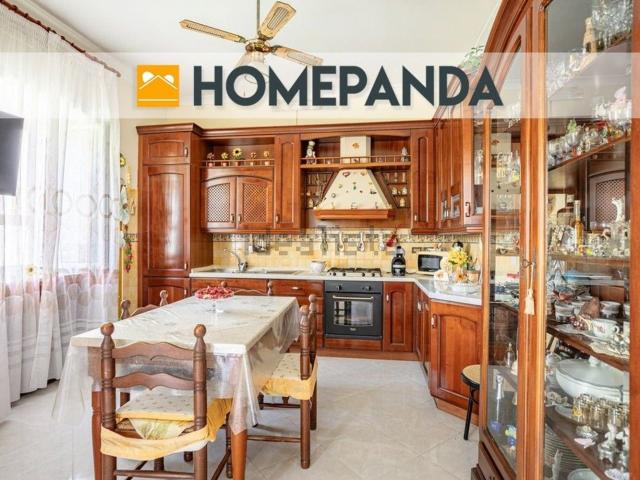 Appartamento in vendita di 80 m² in Via Francesco Caracciolo, 35