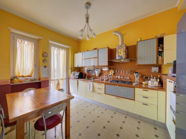 Appartamento in vendita di 80 m² in Via Francesco De Sanctis, 102