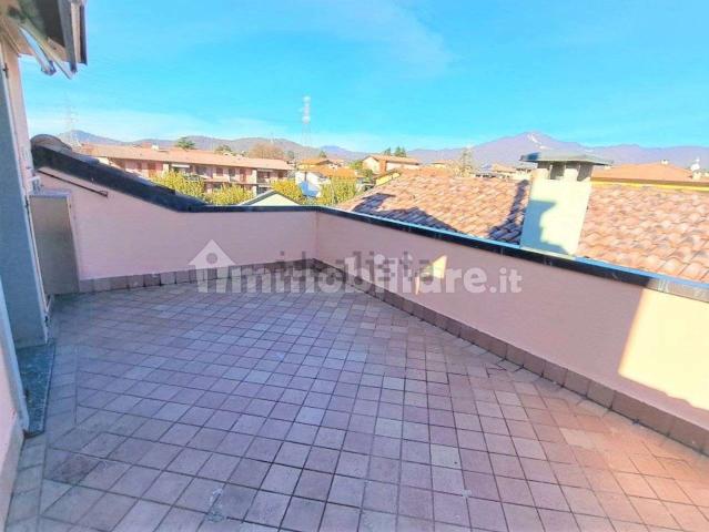 Appartamento in vendita di 80 m² in Via G. B. Moroni, 7