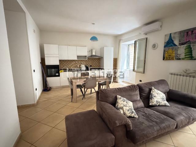 Appartamento in vendita di 80 m² in Via Giovanni Amendola, 37