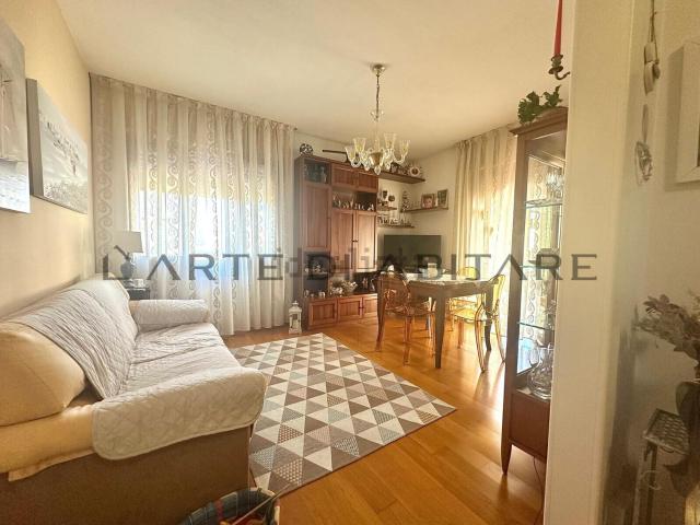 Appartamento in vendita di 80 m² in Via Giosuè Carducci, 20