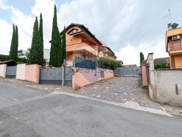 Appartamento in vendita di 80 m² in Via Giuseppe Todeschini, 43