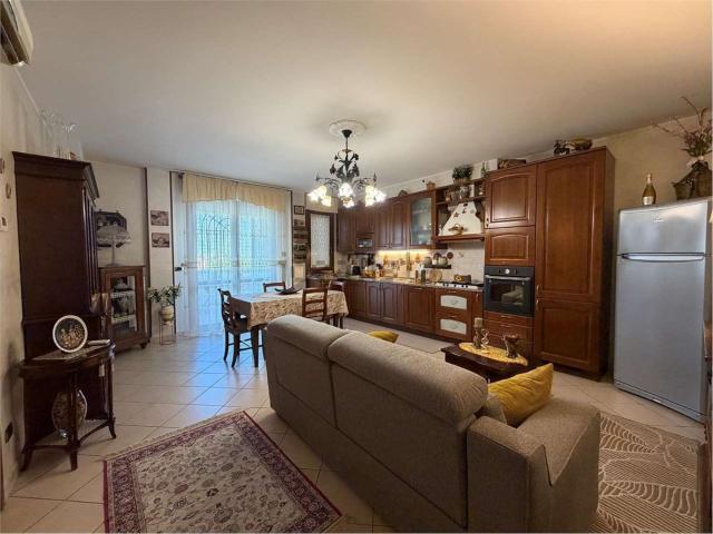 Appartamento in vendita di 80 m² in Via Grazia Deledda, 57