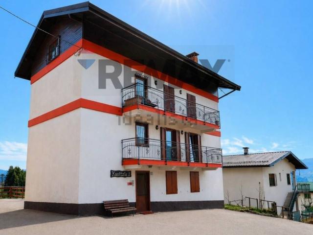 Appartamento in vendita di 80 m² in Via Kroitzle