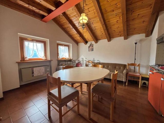 Appartamento in vendita di 80 m² in Via l&apos Arzè, 12