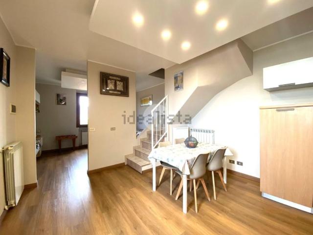 Appartamento in vendita di 80 m² in Via lancini, 103