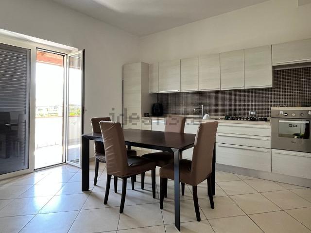 Appartamento in vendita di 80 m² in Via Laura