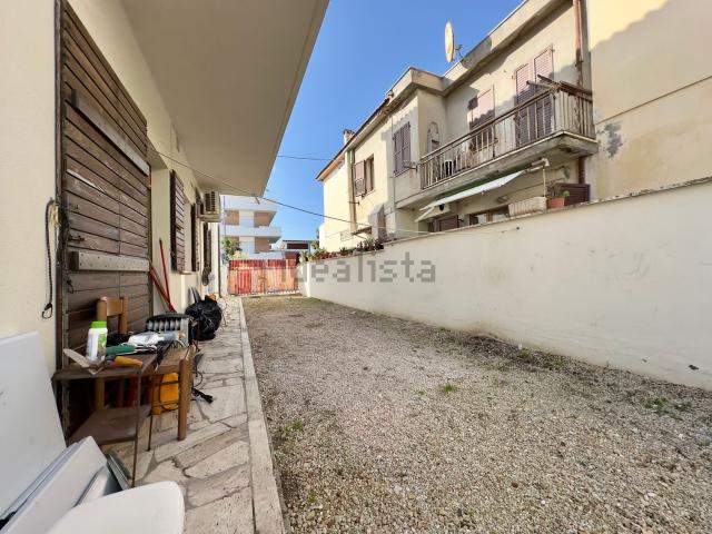 Appartamento in vendita di 80 m² in Via Litoranea, 143