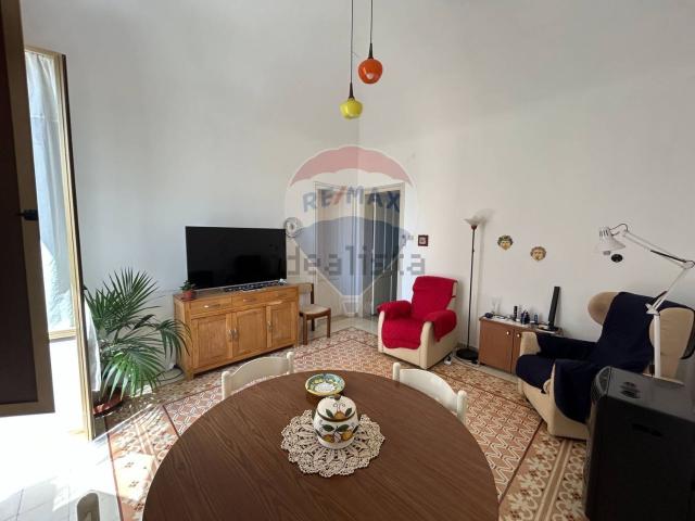 Appartamento in vendita di 80 m² in Via Livio Bassi, 151