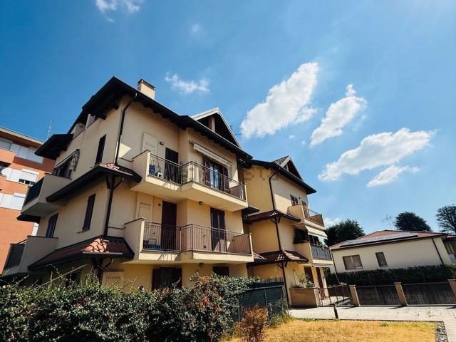 Appartamento in vendita di 80 m² in Via Lonate Pozzolo