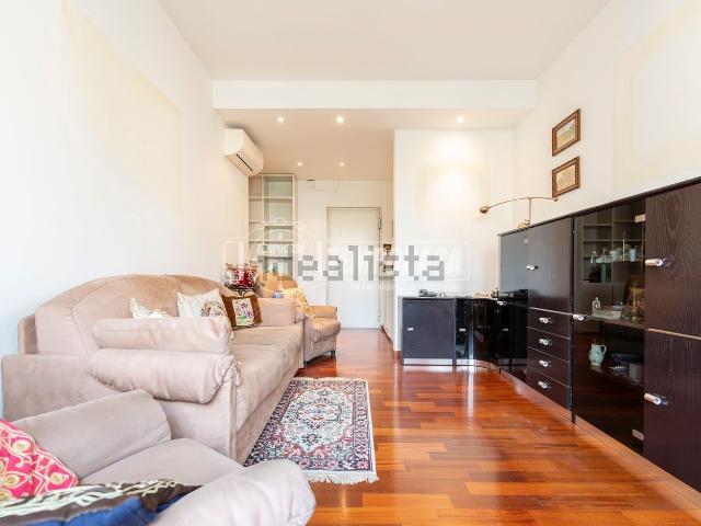 Appartamento in vendita di 80 m² in Via Lorenteggio, 141