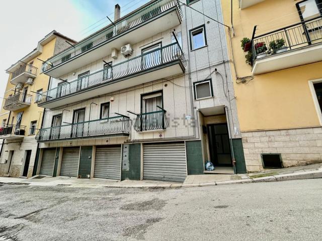 Appartamento in vendita di 80 m² in Via Lucio Quinzio Cincinnato, 68