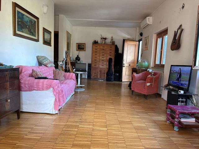 Appartamento in vendita di 80 m² in Via Macchia dello Sterparo, 52