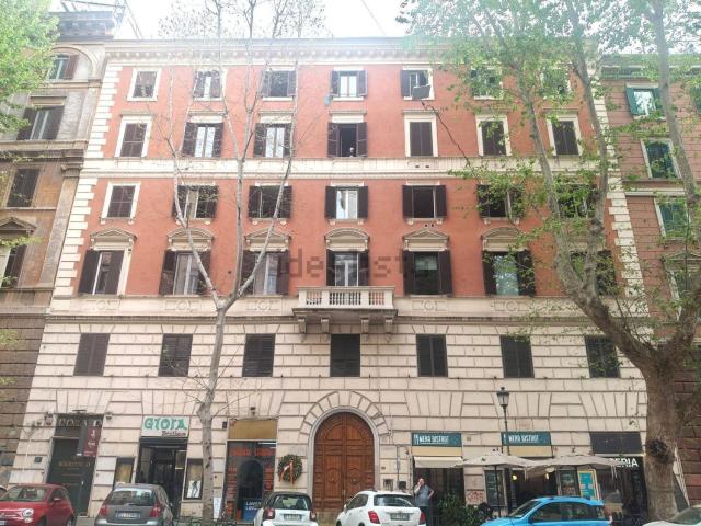 Appartamento in vendita di 80 m² in Via Merulana