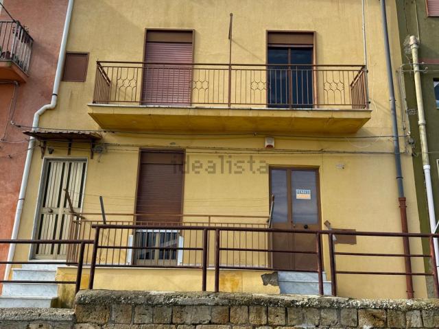 Appartamento in vendita di 80 m² in Via Montebello, 50