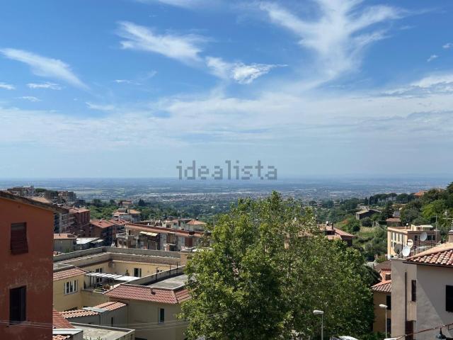 Appartamento in vendita di 80 m² in Via Mons. Grassi