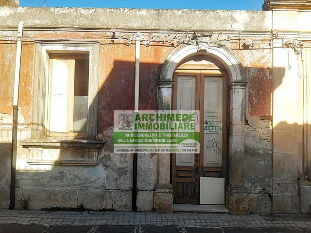 Appartamento in vendita di 80 m² in Via Nicolò Carbonaro, 8